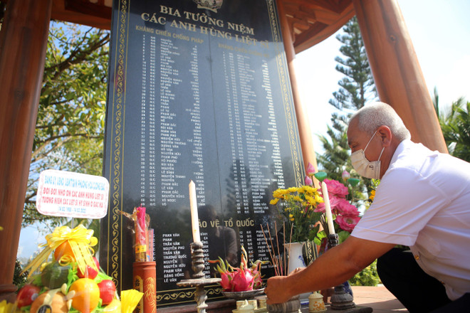 Cérémonie à Da Nang pour rendre hommage aux héros morts sur l’île de Gac Ma ảnh 1 Cérémonie à Da Nang pour rendre hommage aux héros morts sur l’île de Gac Ma ảnh 1