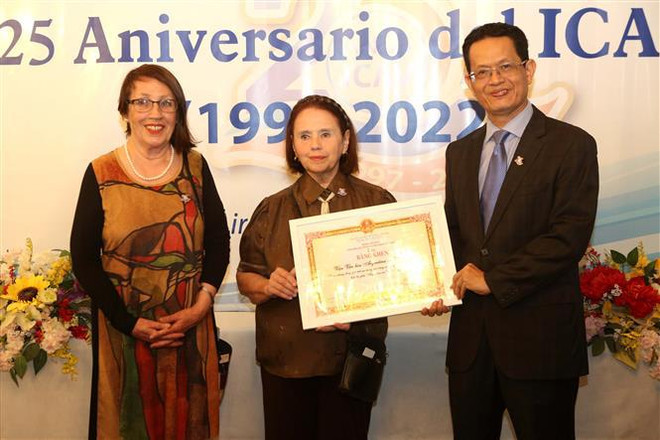 Célébration du 25e anniversaire de l’Institut culturel Argentine-Vietnam ảnh 1 Célébration du 25e anniversaire de l’Institut culturel Argentine-Vietnam ảnh 1