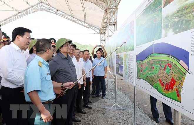 Le Premier ministre en tournée à Lao Cai ảnh 2
