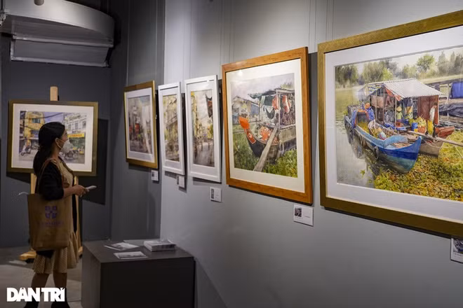 Exposition de peintures d’un Français d’origine vietnamienne ảnh 2