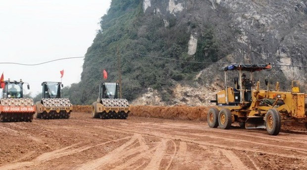 Les investissements publics pourraient profiter à la construction civile ảnh 1 Les investissements publics pourraient profiter à la construction civile ảnh 1