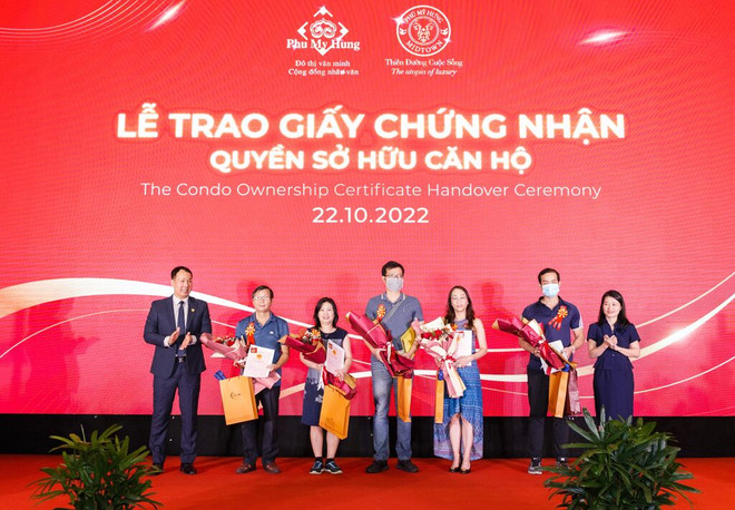 Phu My Hung livre près de 1.000 titres de propriété d'appartement ảnh 1 Phu My Hung livre près de 1.000 titres de propriété d'appartement ảnh 1
