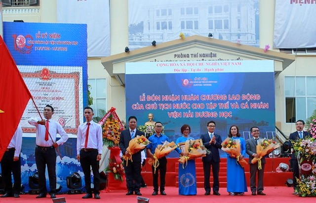 Le vice-PM Vu Duc Dam au 100e anniversaire de l'Institut océanographique de Nha Trang ảnh 1 Le vice-PM Vu Duc Dam au 100e anniversaire de l'Institut océanographique de Nha Trang ảnh 1
