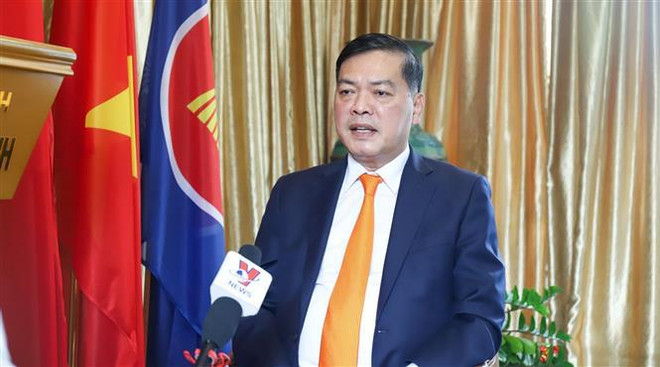 La visite au Vietnam de la présidente singapourienne vise à élever les relations bilatérales ảnh 1 La visite au Vietnam de la présidente singapourienne vise à élever les relations bilatérales ảnh 1