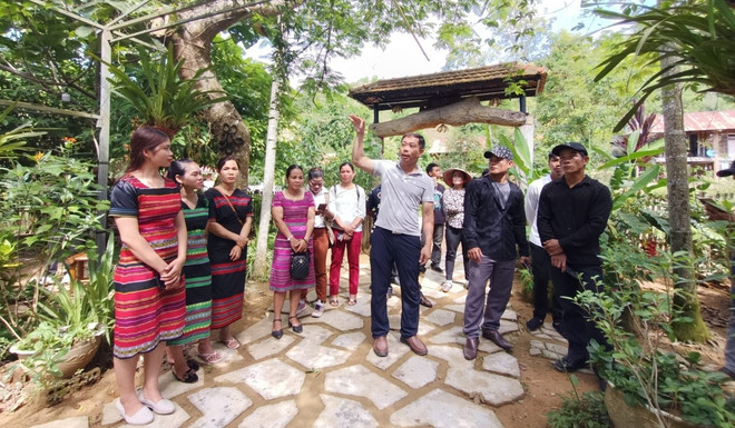 Helvetas Vietnam aident des membres de minorités ethniques à développer l’écotourisme ảnh 1 Helvetas Vietnam aident des membres de minorités ethniques à développer l’écotourisme ảnh 1