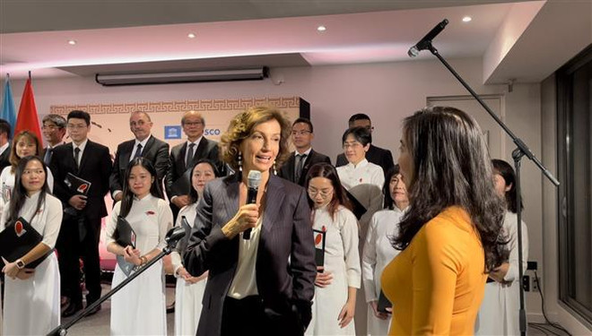 Célébration de l’anniversaire de la Résolution de l’UNESCO honorant le Président Ho Chi Minh à Paris ảnh 1