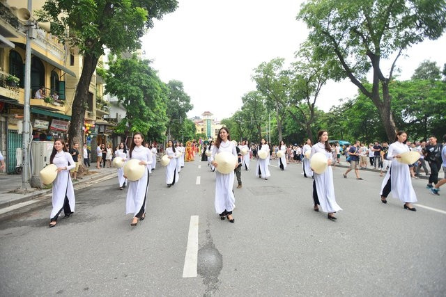 Diverses activités au Festival de design créatif de Hanoï 2022 ảnh 1