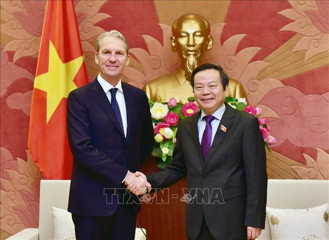 Le groupe Pfizer soutient le développement de l’industrie pharmaceutique au Vietnam ảnh 1 Le groupe Pfizer soutient le développement de l’industrie pharmaceutique au Vietnam ảnh 1