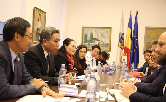 Une délégation de haut niveau du Conseil populaire de Ho Chi Minh-Ville en Roumanie ảnh 1 Une délégation de haut niveau du Conseil populaire de Ho Chi Minh-Ville en Roumanie ảnh 1