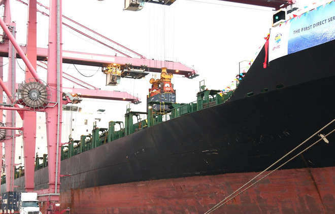 Ho Chi Minh-Ville accueille le plus gros porte-conteneurs ảnh 1 Ho Chi Minh-Ville accueille le plus gros porte-conteneurs ảnh 1