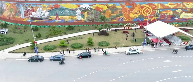 Inauguration de la fresque en céramique la plus grande du Vietnam à Quang Ninh ảnh 1 Inauguration de la fresque en céramique la plus grande du Vietnam à Quang Ninh ảnh 1