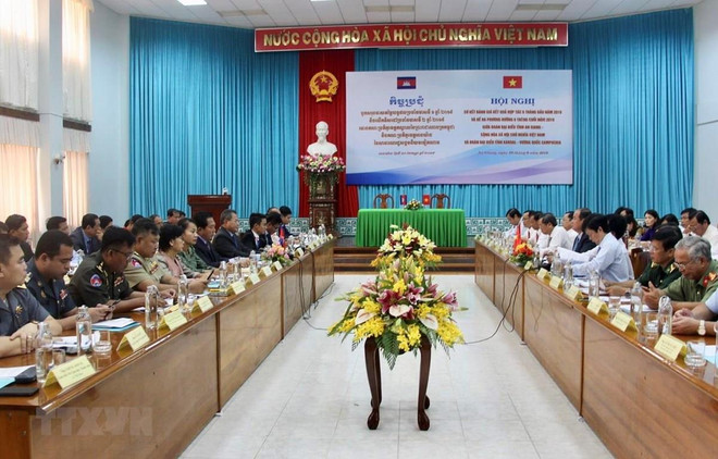 Promotion du commerce frontalier entre la province d'An Giang et celle cambodgienne de Kandal ảnh 1 Promotion du commerce frontalier entre la province d'An Giang et celle cambodgienne de Kandal ảnh 1