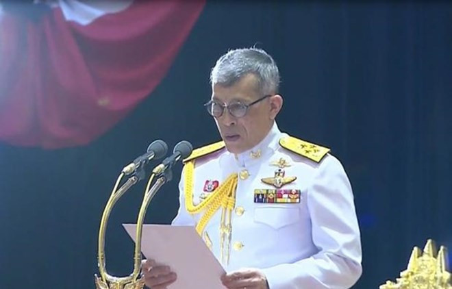 Le roi thaïlandais préside la première réunion du nouveau Parlement ảnh 1