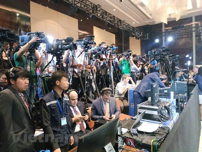 Le président américain Donald Trump organise une conférence de presse à l'hôtel JW Marriott ảnh 4 Le président américain Donald Trump organise une conférence de presse à l'hôtel JW Marriott ảnh 4