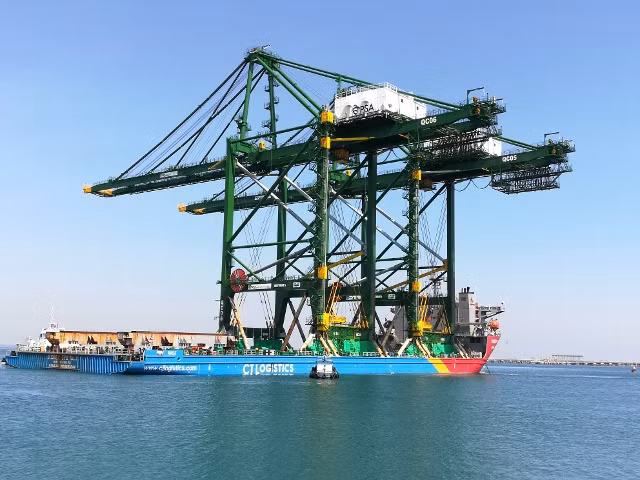 Doosan Vina exporte trois grues RMQC "made in Vietnam" vers l'Inde ảnh 1