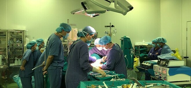 Le Vietnam effectue une double greffe à un patient étranger ảnh 1 Le Vietnam effectue une double greffe à un patient étranger ảnh 1