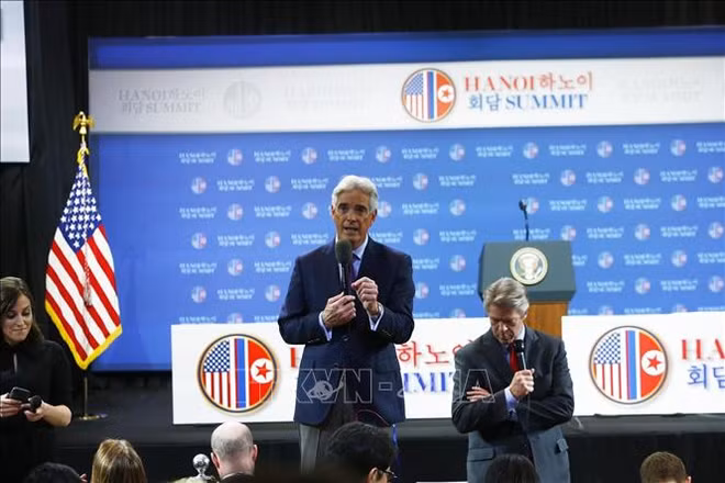 Le président américain Donald Trump organise une conférence de presse à l'hôtel JW Marriott ảnh 2 Le président américain Donald Trump organise une conférence de presse à l'hôtel JW Marriott ảnh 2
