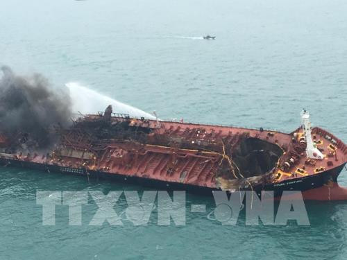 Incendie de l’Aulac Fortune : 21 marins en état de santé stable ảnh 1 Incendie de l’Aulac Fortune : 21 marins en état de santé stable ảnh 1