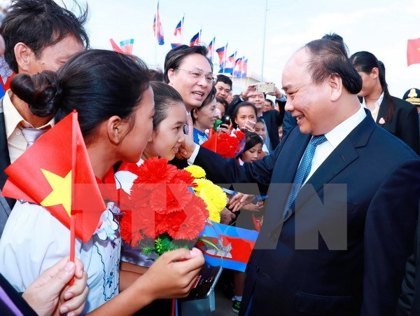 Le PM Nguyên Xuân Phuc entame sa visite officielle au Cambodge ảnh 1 Le PM Nguyên Xuân Phuc entame sa visite officielle au Cambodge ảnh 1