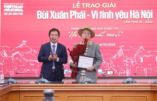 Prix Bùi Xuân Phai: Le réalisateur Trân Van Thuy reçoit le Grand Prix ảnh 1 Prix Bùi Xuân Phai: Le réalisateur Trân Van Thuy reçoit le Grand Prix ảnh 1