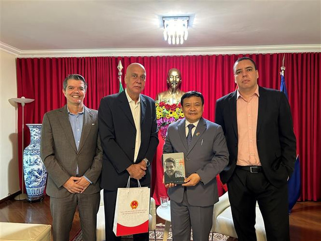 Rio de Janeiro veut renforcer la coopération sportive et touristique avec le Vietnam ảnh 1 Rio de Janeiro veut renforcer la coopération sportive et touristique avec le Vietnam ảnh 1