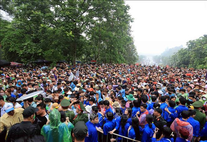 Le PM Pham Minh Chinh assiste à la fête des temples des rois fondateurs Hùng ảnh 3