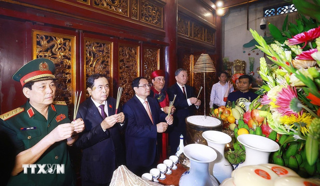 Le PM Pham Minh Chinh assiste à la fête des temples des rois fondateurs Hùng ảnh 2