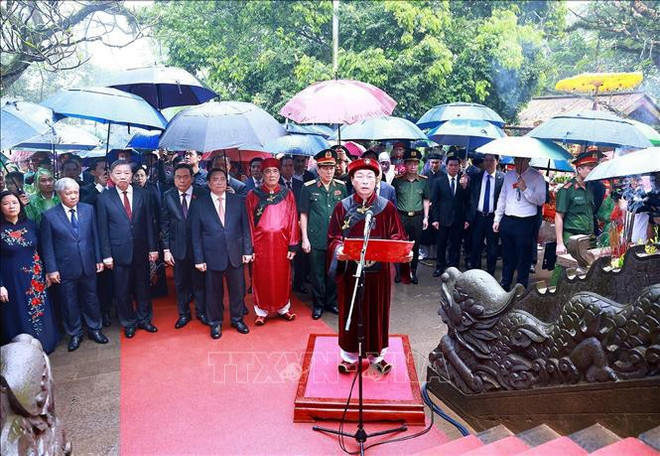 Le PM Pham Minh Chinh assiste à la fête des temples des rois fondateurs Hùng ảnh 4