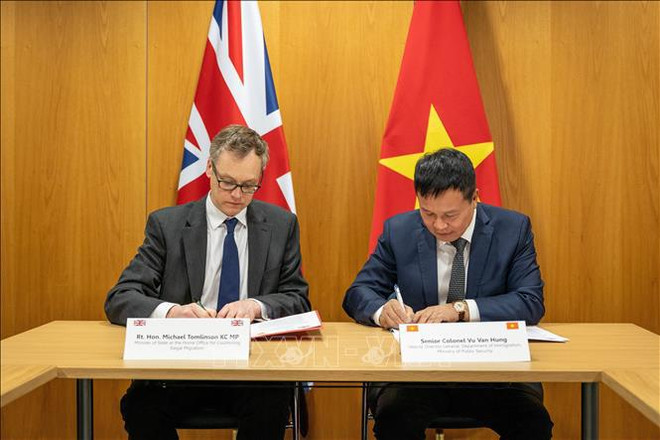 Le Vietnam et le Royaume-Uni signent une déclaration commune sur l’immigration clandestine ảnh 1 Le Vietnam et le Royaume-Uni signent une déclaration commune sur l’immigration clandestine ảnh 1