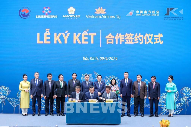Vietnam Airlines signe des accords de coopération d'une valeur totale de près de 450 millions d'USD en Chine ảnh 1 Vietnam Airlines signe des accords de coopération d'une valeur totale de près de 450 millions d'USD en Chine ảnh 1