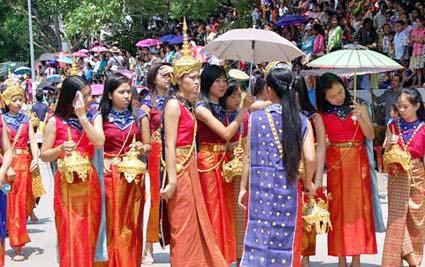 Vœux vietnamiens pour le Nouvel An du Laos et du Cambodge ảnh 1 Vœux vietnamiens pour le Nouvel An du Laos et du Cambodge ảnh 1