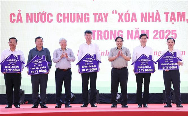 Le PM encourage tout le pays à s'unir pour éliminer les maisons temporaires et délabrées ảnh 1 Le PM encourage tout le pays à s'unir pour éliminer les maisons temporaires et délabrées ảnh 1
