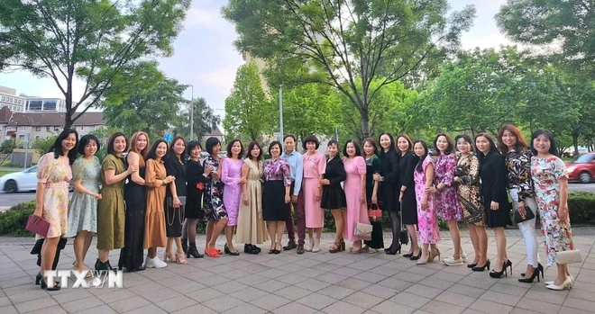 L'Association des femmes vietnamiennes en Hongrie s'oriente vers le 20e anniversaire de sa fondation ảnh 1 L'Association des femmes vietnamiennes en Hongrie s'oriente vers le 20e anniversaire de sa fondation ảnh 1