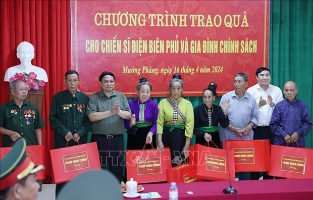Le PM exprime sa gratitude aux contributeurs à la victoire de Diên Biên Phu ảnh 2 Le PM exprime sa gratitude aux contributeurs à la victoire de Diên Biên Phu ảnh 2