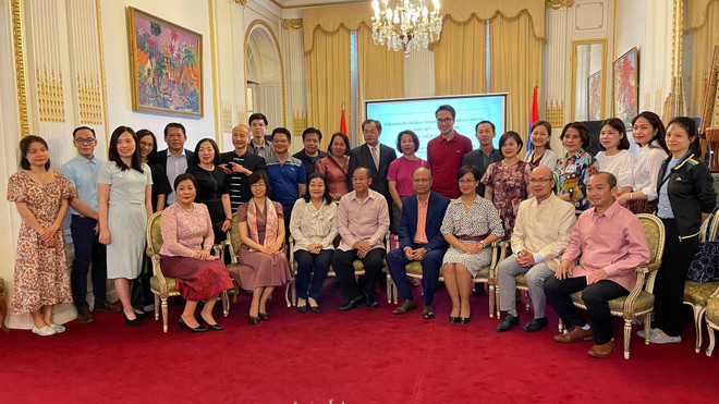 Échange culturel entre le Vietnam et le Laos en France ảnh 2 Échange culturel entre le Vietnam et le Laos en France ảnh 2