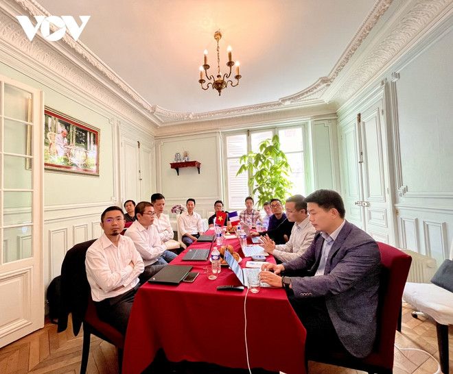 Atelier sur des défis énergétiques en Europe et au Vietnam à Paris ảnh 1 Atelier sur des défis énergétiques en Europe et au Vietnam à Paris ảnh 1