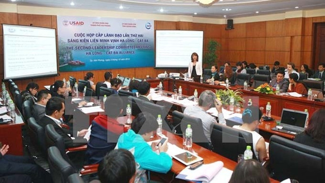 Promouvoir la protection de l'environnement dans la Baie de Ha Long - Cat Bà ảnh 1 Promouvoir la protection de l'environnement dans la Baie de Ha Long - Cat Bà ảnh 1