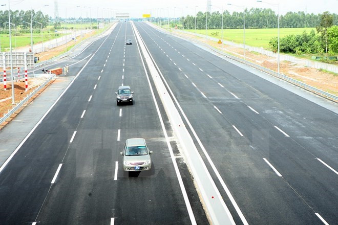 Les nouvelles routes du Vietnam s'exposent en peintures ảnh 1 Les nouvelles routes du Vietnam s'exposent en peintures ảnh 1