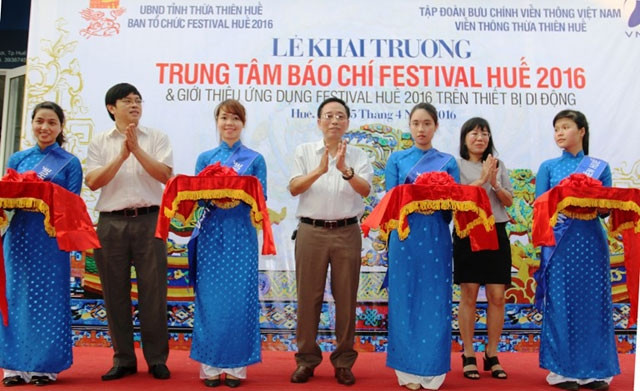 Inauguration du centre de presse pour le Festival de Hue 2016 ảnh 1 Inauguration du centre de presse pour le Festival de Hue 2016 ảnh 1