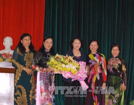 La présidente de l’AN rencontre des femmes dirigeantes de Ben Tre ảnh 1 La présidente de l’AN rencontre des femmes dirigeantes de Ben Tre ảnh 1