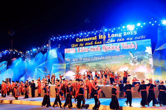 Carnaval de Ha Long : spectacle "Convergence et rayonnement" ảnh 1 Carnaval de Ha Long : spectacle "Convergence et rayonnement" ảnh 1
