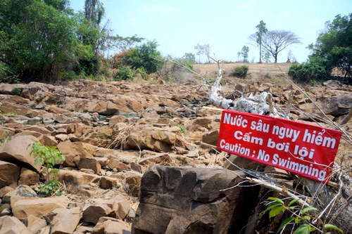 Distribution de riz pour les ethnies minoritaires à Dak Lak ảnh 2