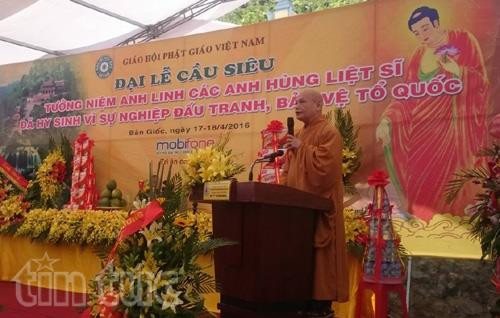 A Cao Bang, une messe de requiem pour les héros morts pour la Patrie ảnh 1 A Cao Bang, une messe de requiem pour les héros morts pour la Patrie ảnh 1