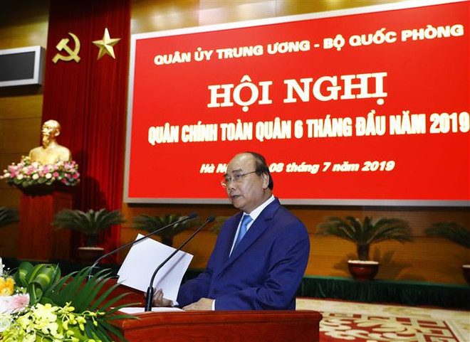 Le PM Nguyên Xuân Phuc assiste à la conférence politico-militaire de l’armée ảnh 1 Le PM Nguyên Xuân Phuc assiste à la conférence politico-militaire de l’armée ảnh 1