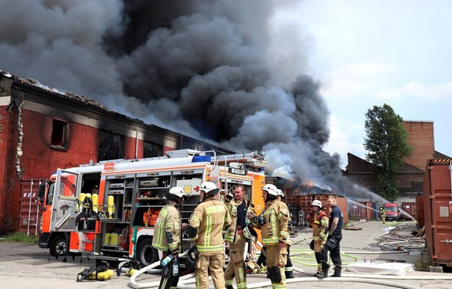 Un incendie endommage le Centre commercial Dông Xuân à Berlin ảnh 1 Un incendie endommage le Centre commercial Dông Xuân à Berlin ảnh 1