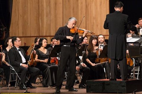 Le violoniste Stéphane Trân Ngoc fait son retour au Vietnam ảnh 1