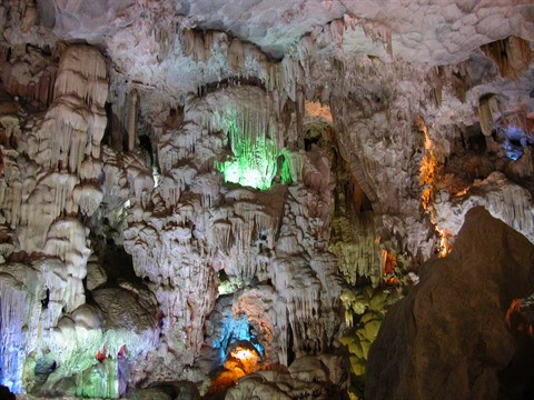 Thiên Hà, une galaxie nichée dans la montagne à Ninh Binh ảnh 1 Thiên Hà, une galaxie nichée dans la montagne à Ninh Binh ảnh 1