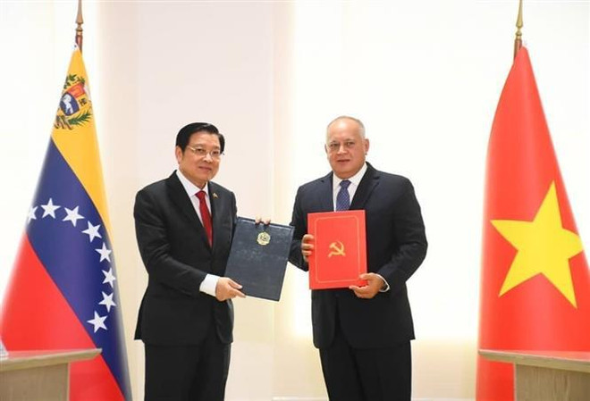 Une délégation du PCV effectue une visite de travail au Venezuela ảnh 3 Une délégation du PCV effectue une visite de travail au Venezuela ảnh 3
