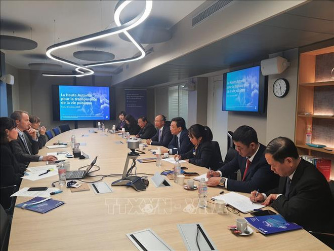 Le Vietnam et la France partagent leurs expériences sur la transparence publique et lutte anti-corruption ảnh 1