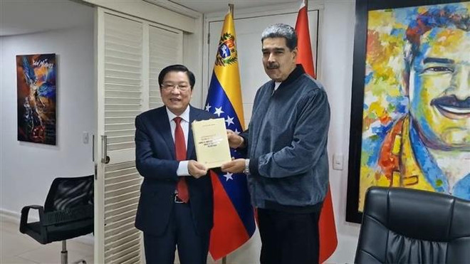 Une délégation du PCV effectue une visite de travail au Venezuela ảnh 2 Une délégation du PCV effectue une visite de travail au Venezuela ảnh 2